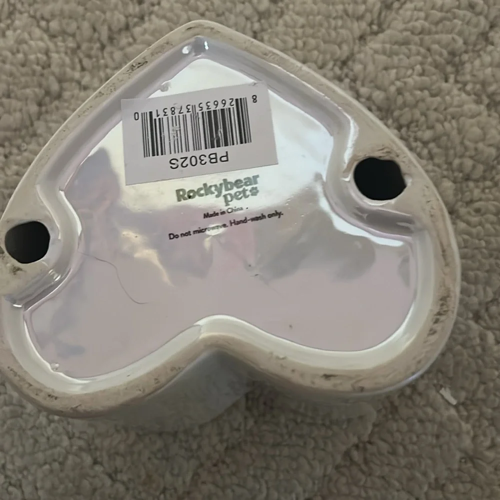 Iridescent Heart-Shaped Cat Bowl. - Picture 2 of 4